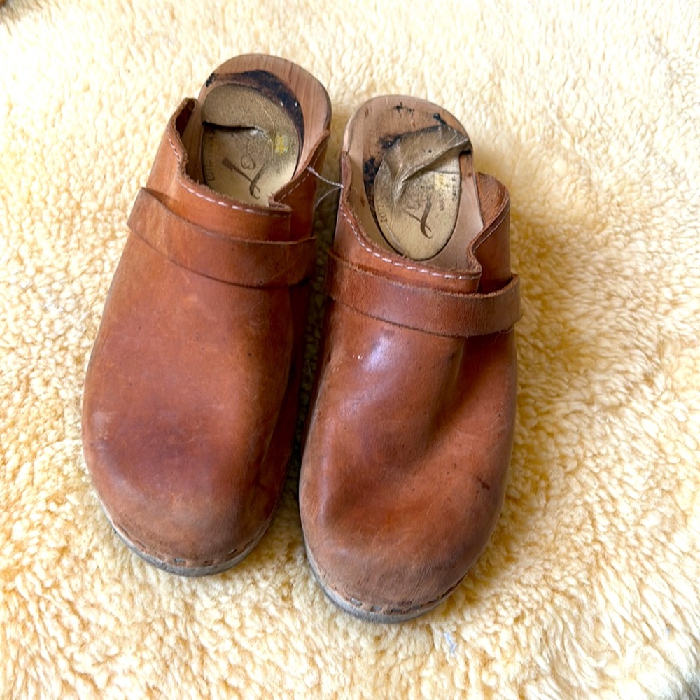 Brown Lotta Brand Clogs Size 40